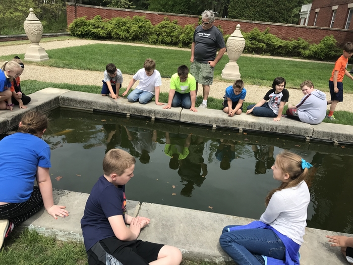 4th grade enjoyed a field trip at Allerton Park today! It was a beautiful day! 